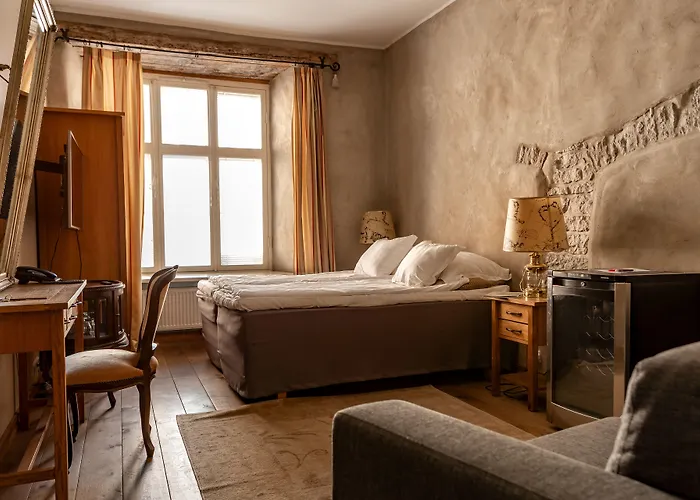 CRU Hotel